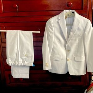 SOLD…. Duplicate listing that will not delete size 7 MK white suit